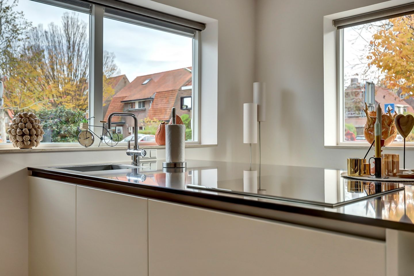 Photo 14 of Leliestraat 105