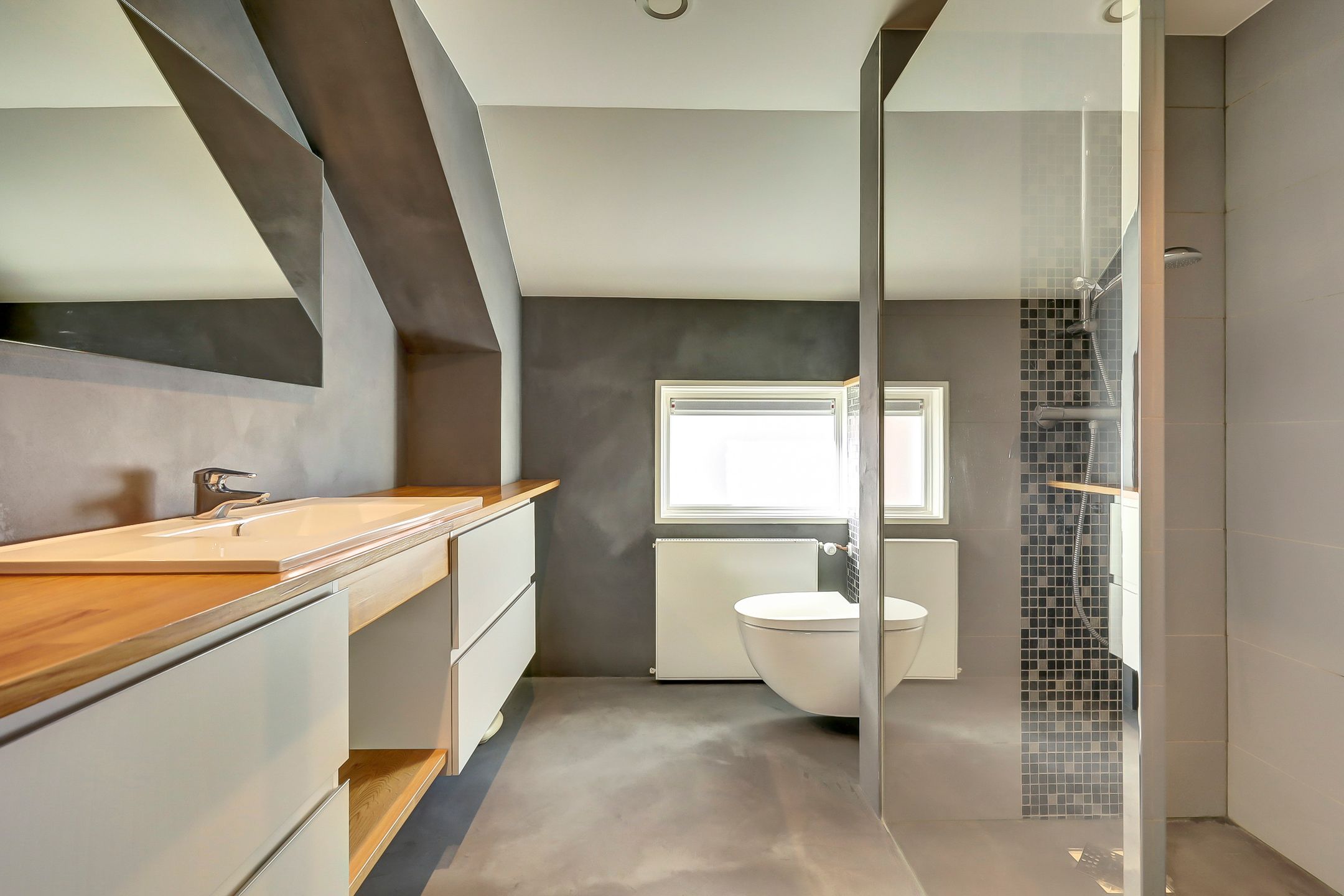 Photo 27 of Leliestraat 105