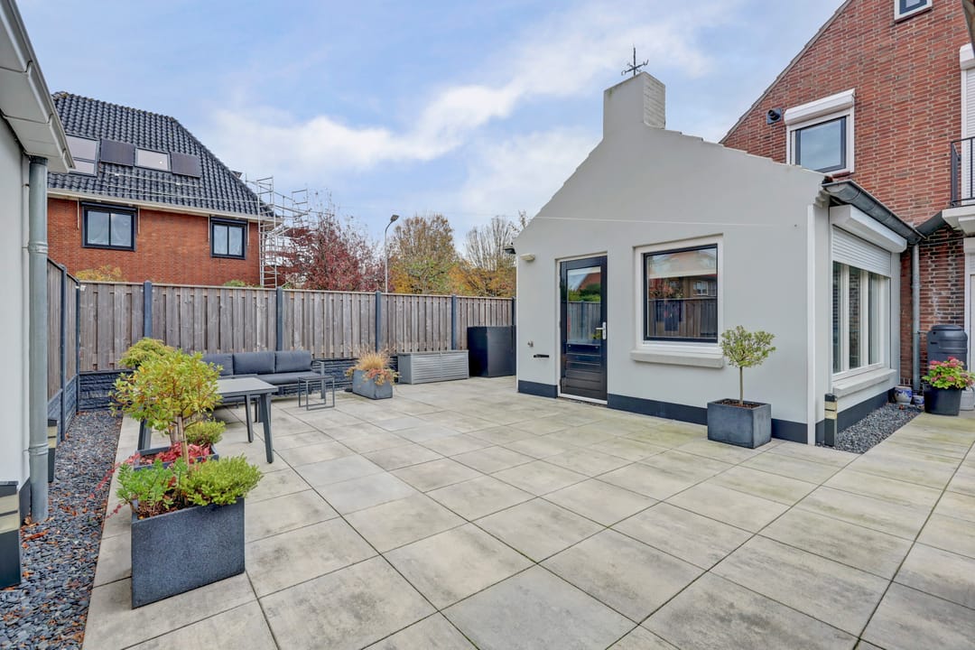 Photo 32 of Leliestraat 105