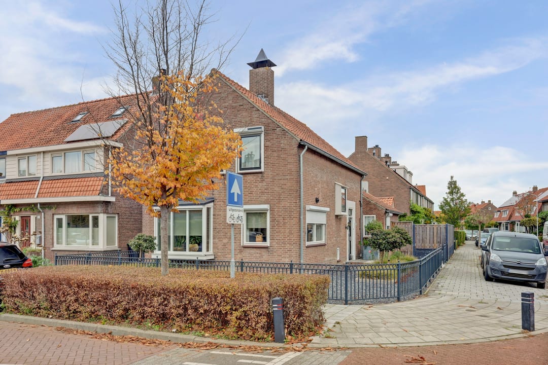 Photo 43 of Leliestraat 105