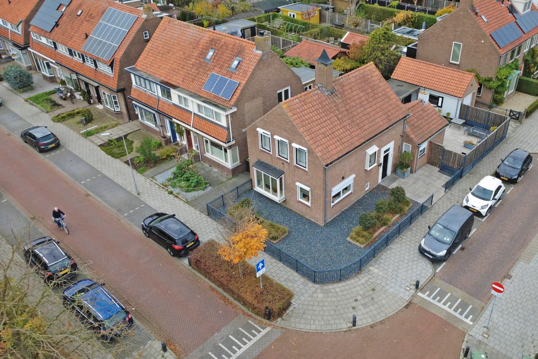 Photo 46 of Leliestraat 105