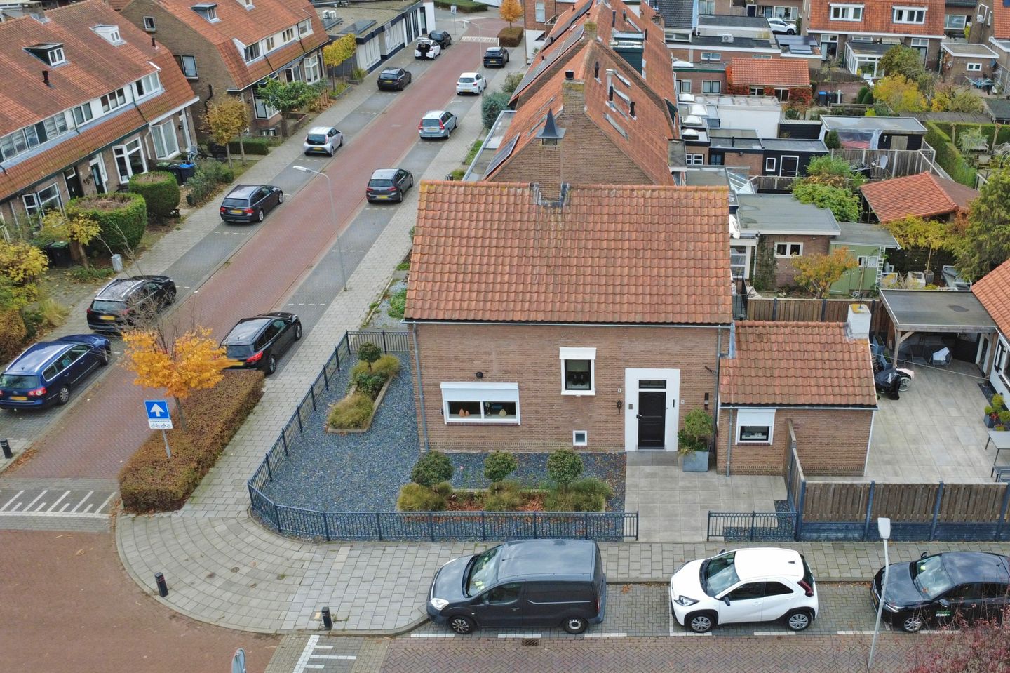 Photo 50 of Leliestraat 105