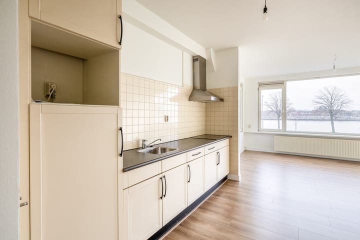 Photo 3 of Oostmaaslaan 147-B02