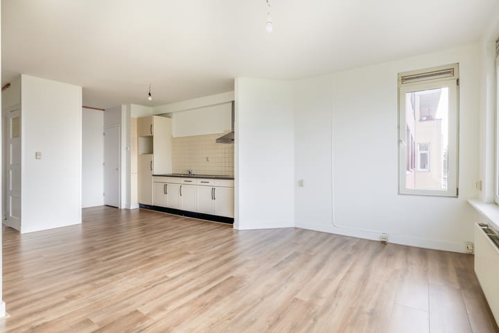 Photo 2 of Oostmaaslaan 147-B02