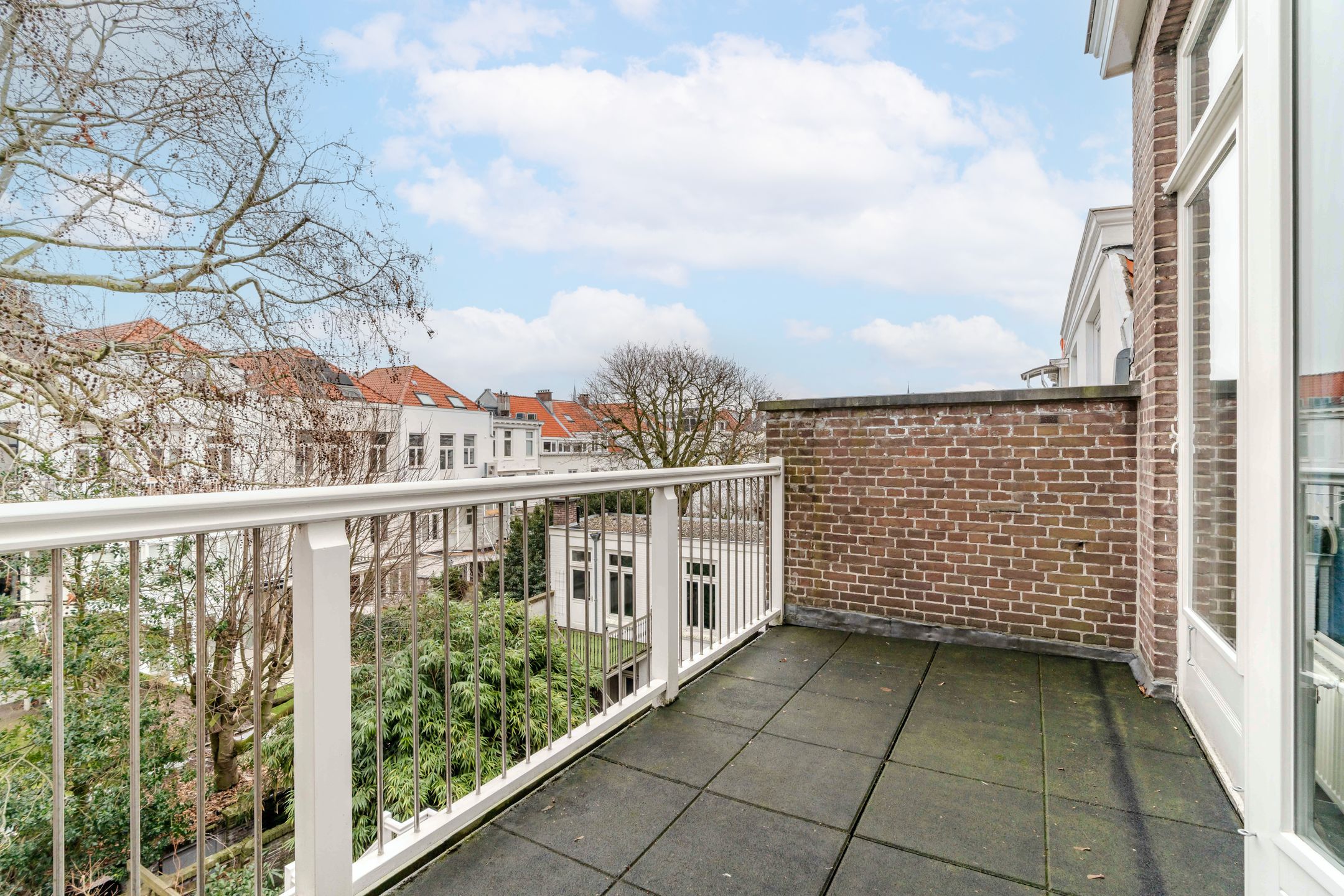 Characterful Townhouse in Zeeheldenkwartier with Mixed-Use Potential — 24