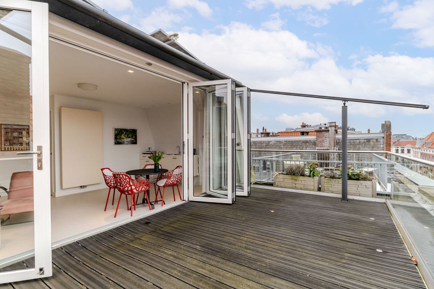Characterful Townhouse in Zeeheldenkwartier with Mixed-Use Potential — 14