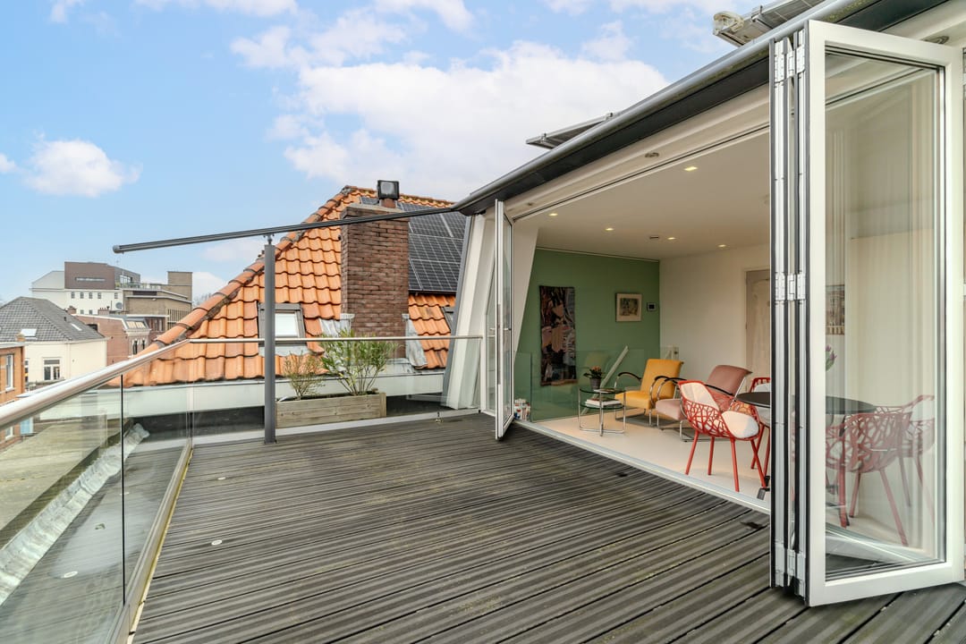 Characterful Townhouse in Zeeheldenkwartier with Mixed-Use Potential — 16