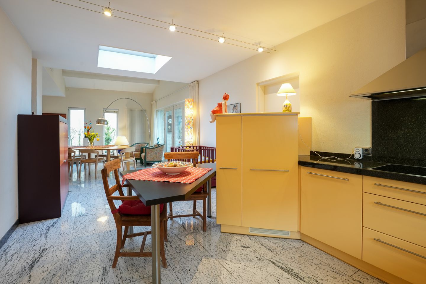 Spacious Detached Villa with Spectacular Rolling Hills Views and Serene Garden Setting — 14