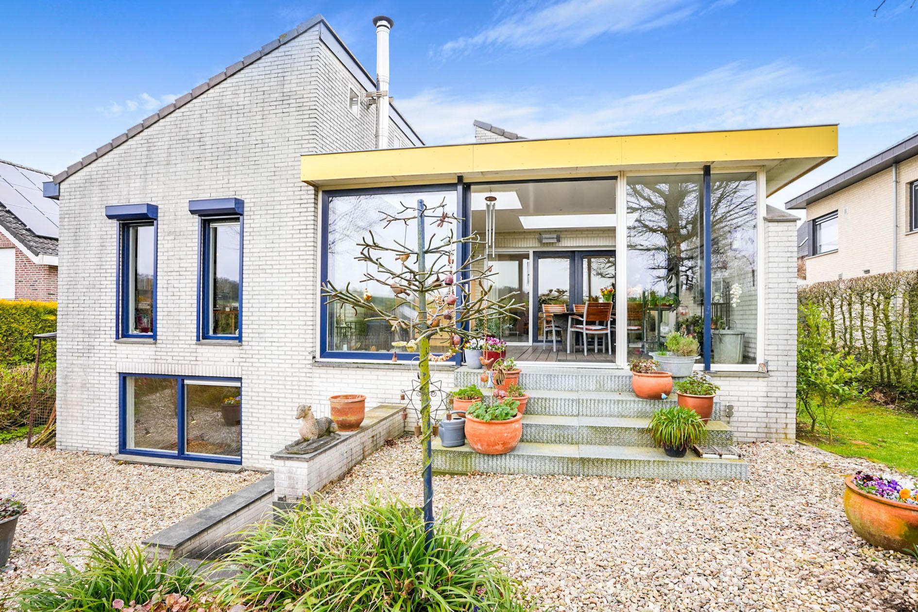 Spacious Detached Villa with Spectacular Rolling Hills Views and Serene Garden Setting — 39