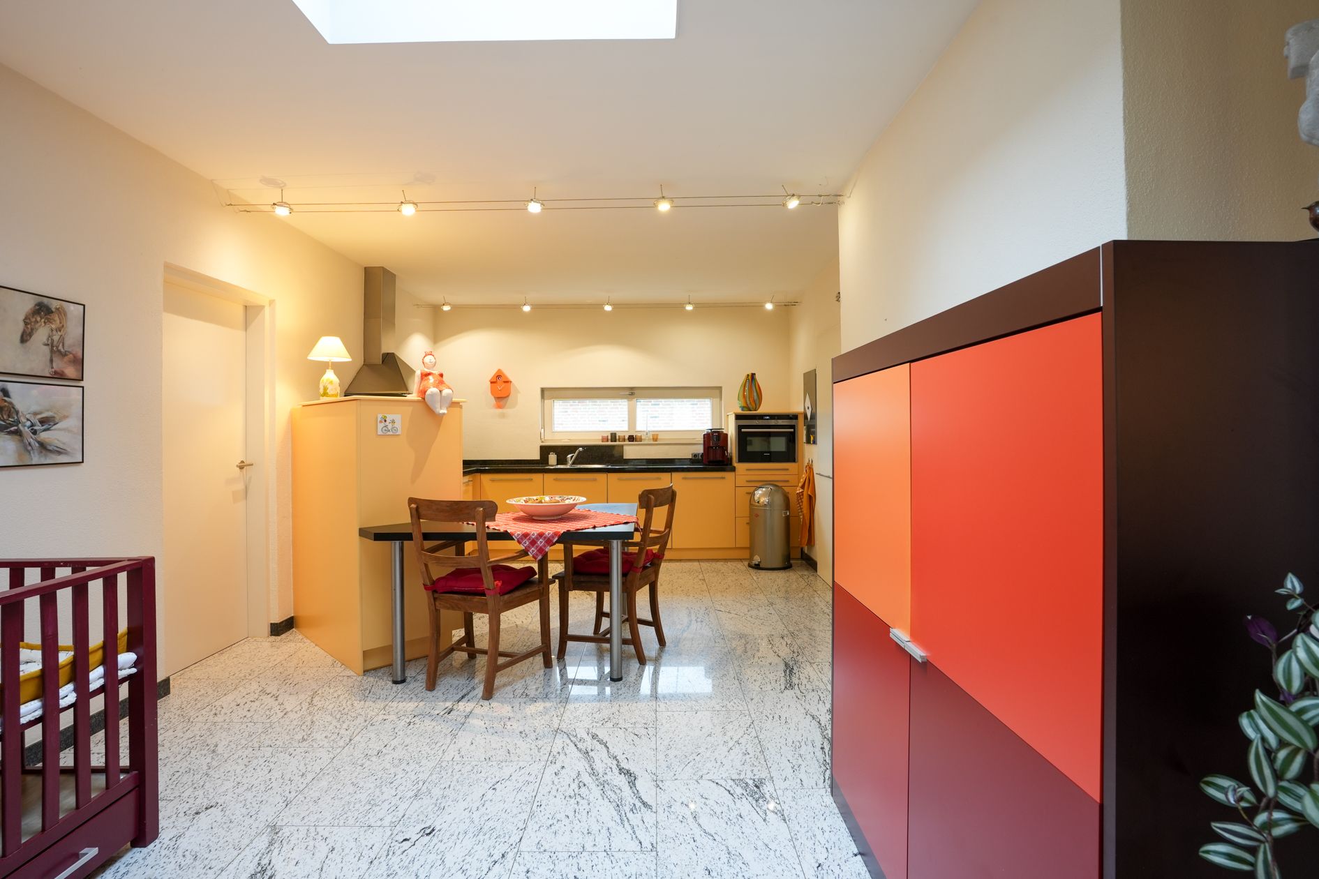 Spacious Detached Villa with Spectacular Rolling Hills Views and Serene Garden Setting — 12