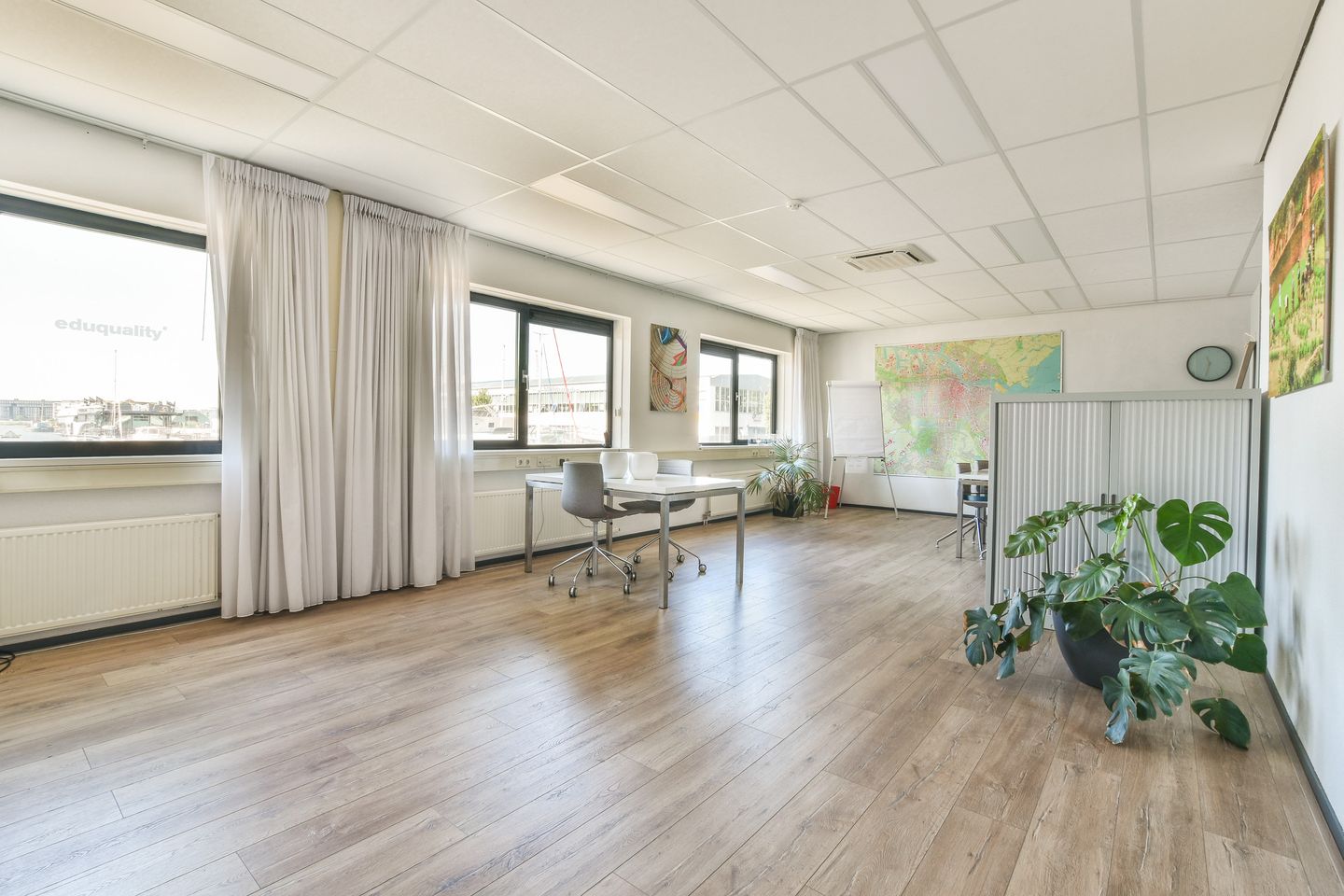 Bekijk foto 3 van Modemstraat 1