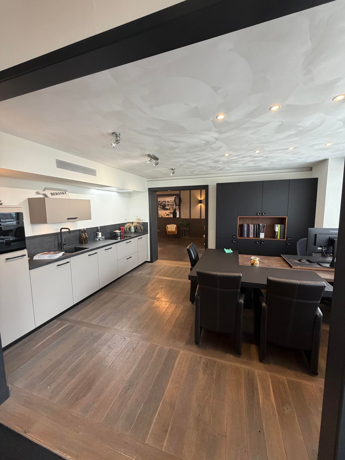 Bekijk foto 4 van Prisma 100