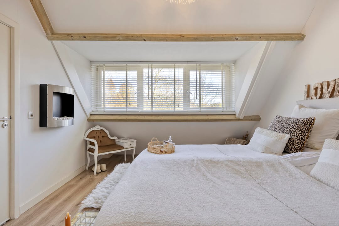 Foto 32 van Den Heuvel 14