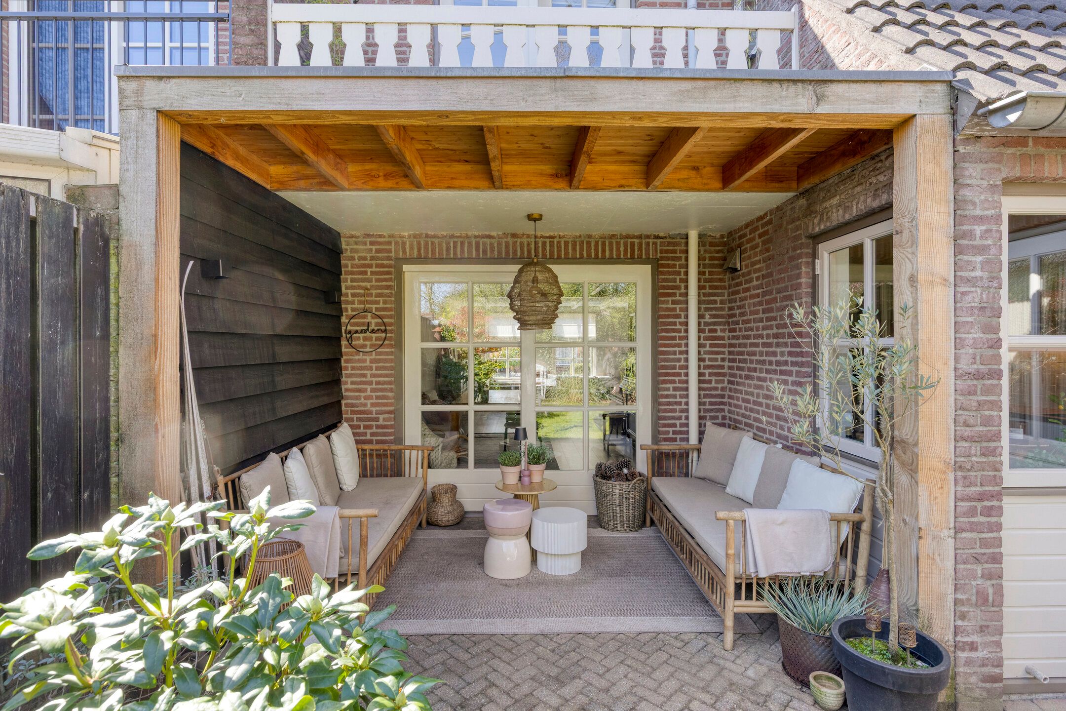 Foto 33 van Den Heuvel 14