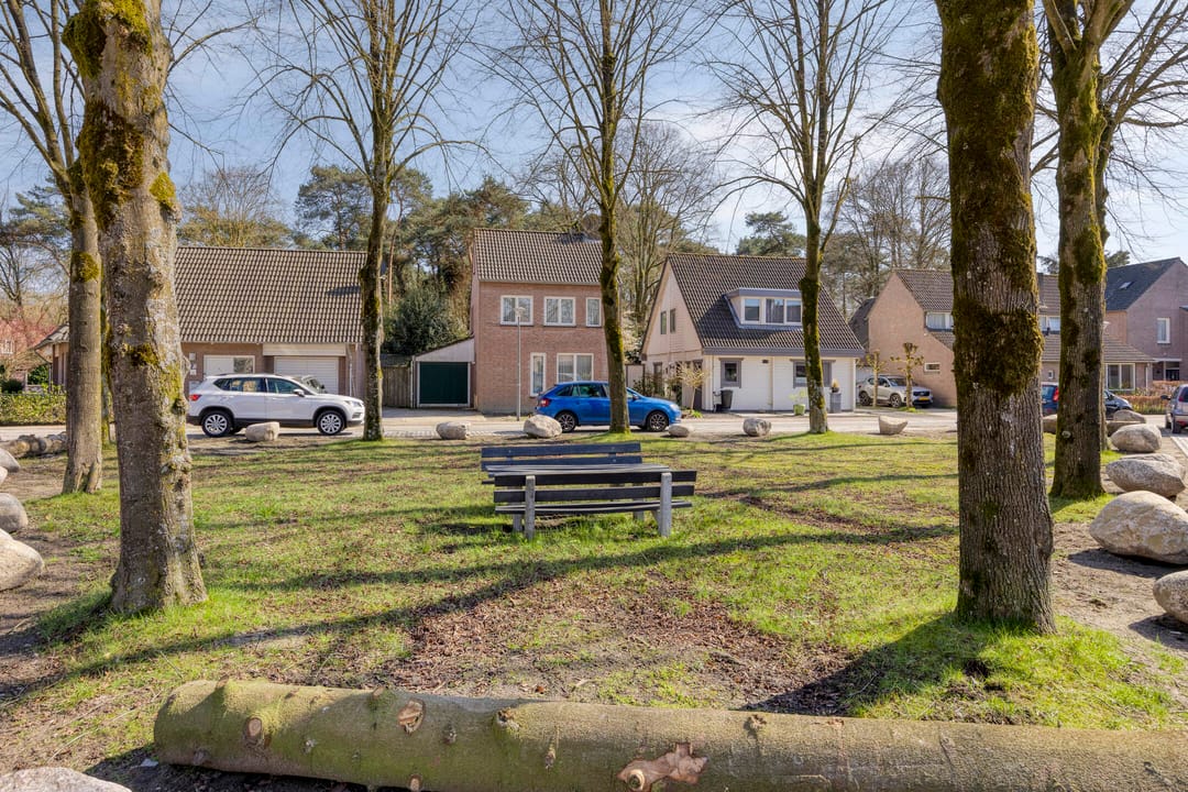 Foto 46 van Den Heuvel 14