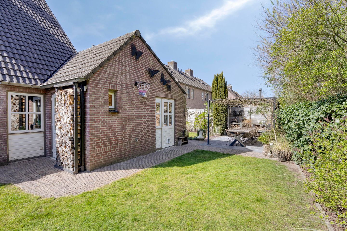 Foto 35 van Den Heuvel 14