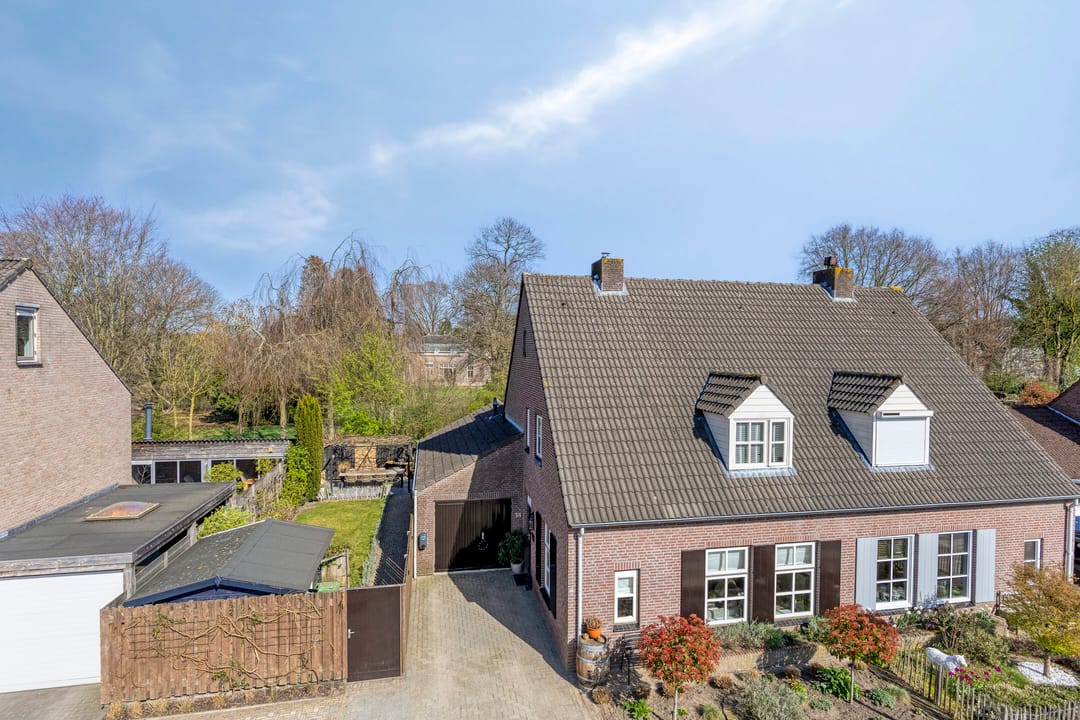 Foto 43 van Den Heuvel 14