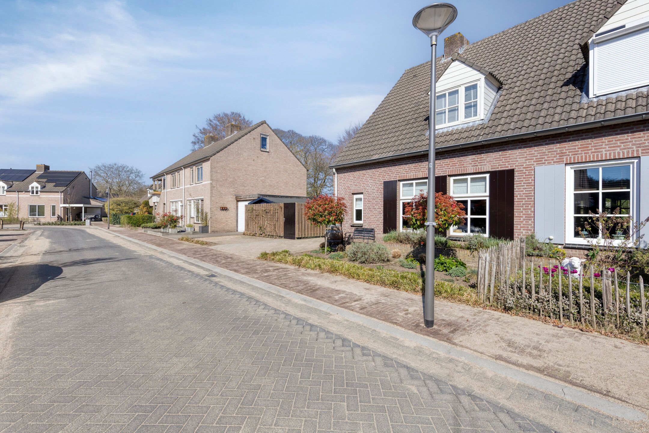 Foto 45 van Den Heuvel 14