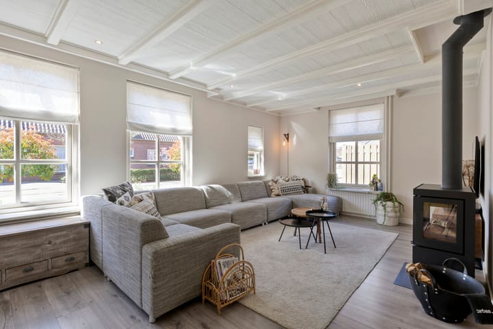 Foto 3 van Den Heuvel 14