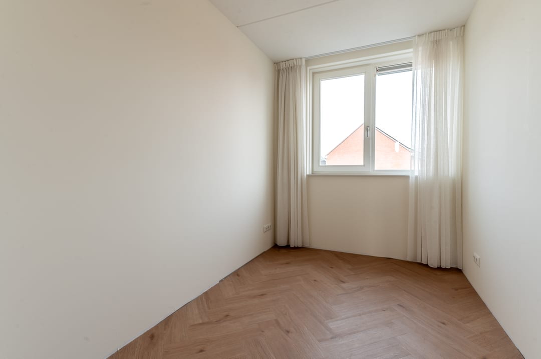 Foto 17 van Robert Hofstadterstraat 7