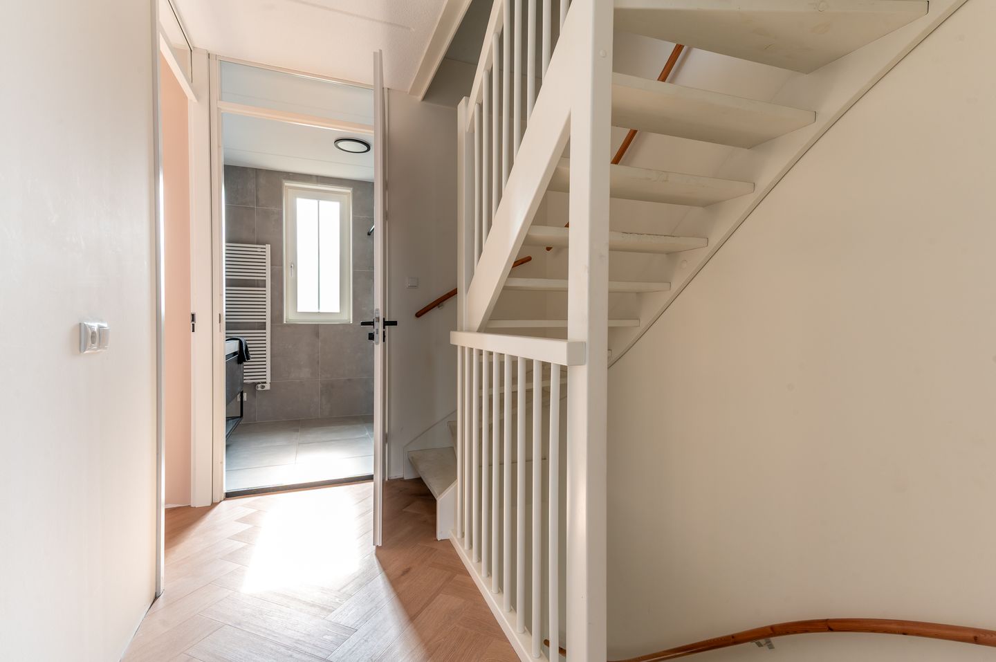 Foto 19 van Robert Hofstadterstraat 7