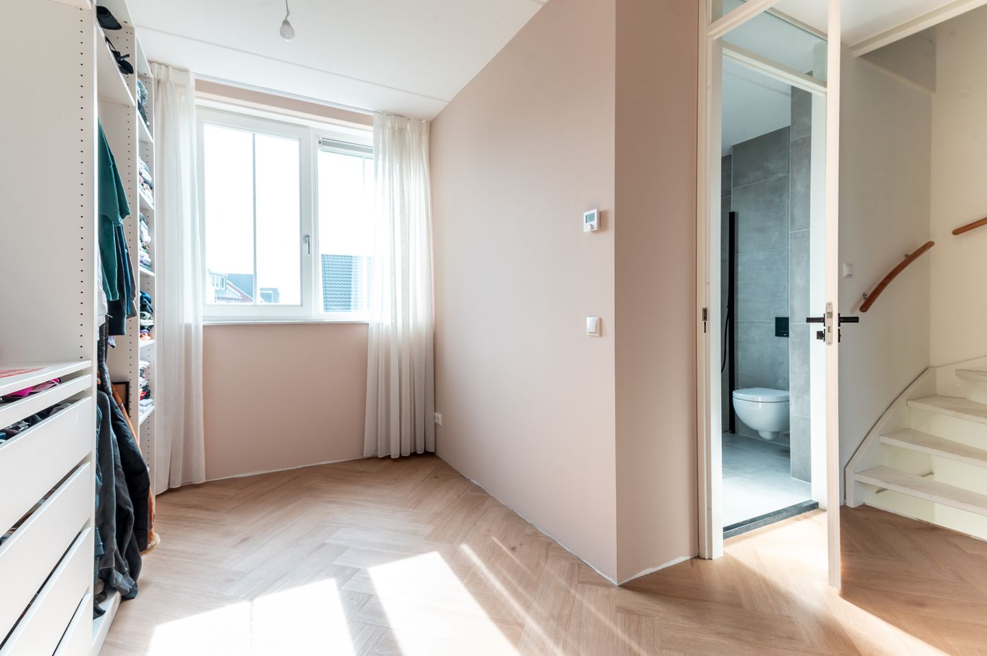 Foto 20 van Robert Hofstadterstraat 7