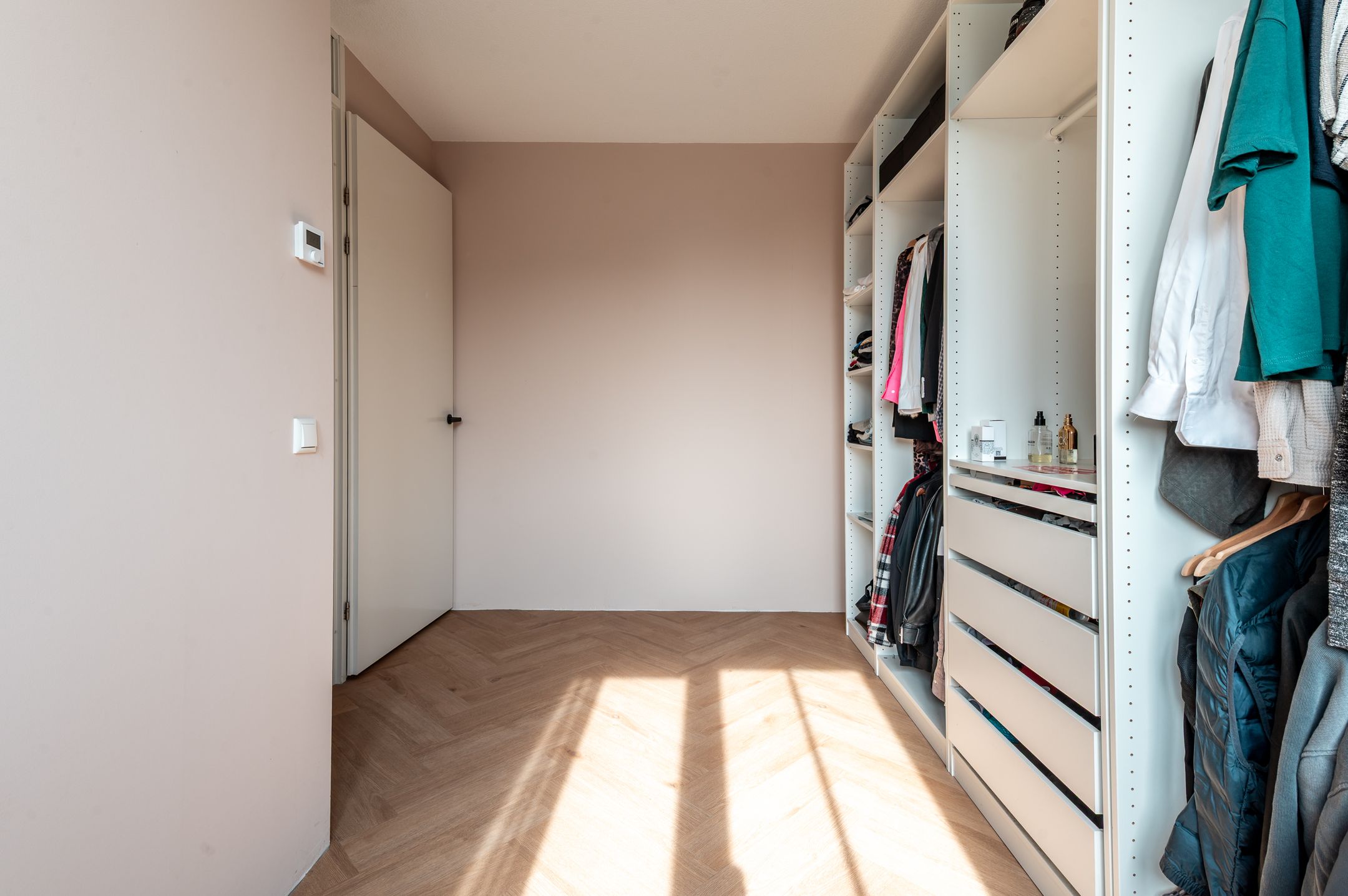 Foto 21 van Robert Hofstadterstraat 7