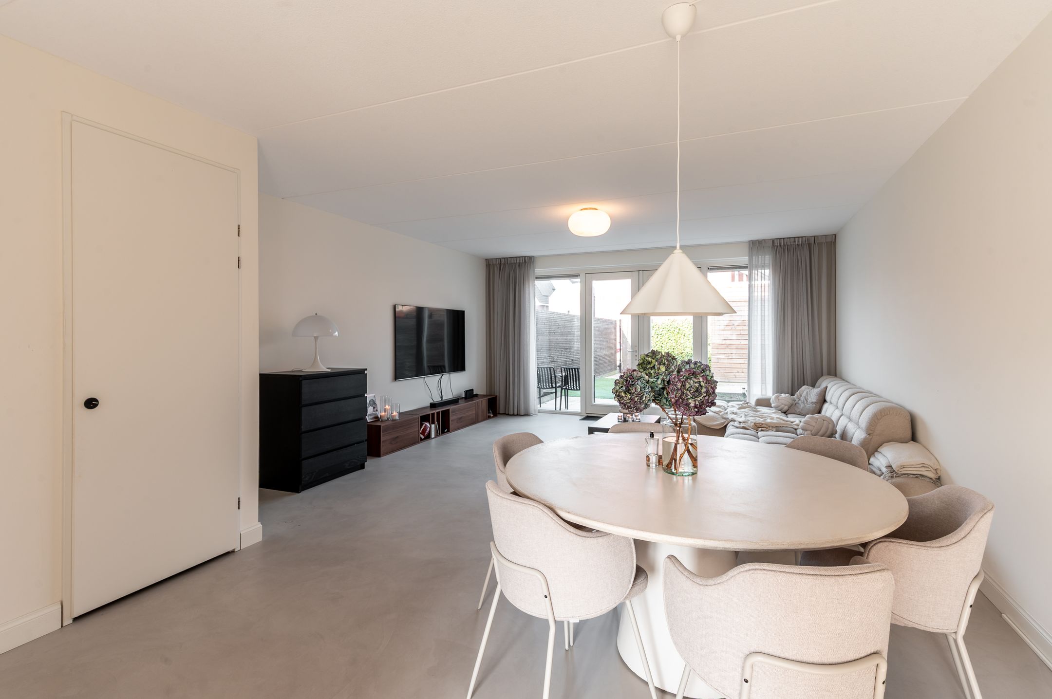 Foto 9 van Robert Hofstadterstraat 7