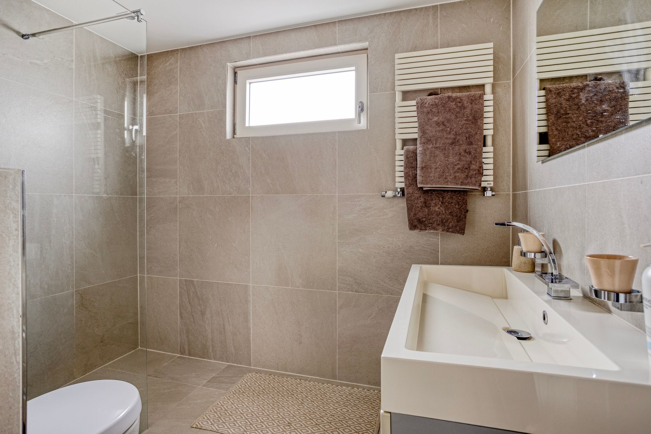 Foto 24 van Viltroos 1