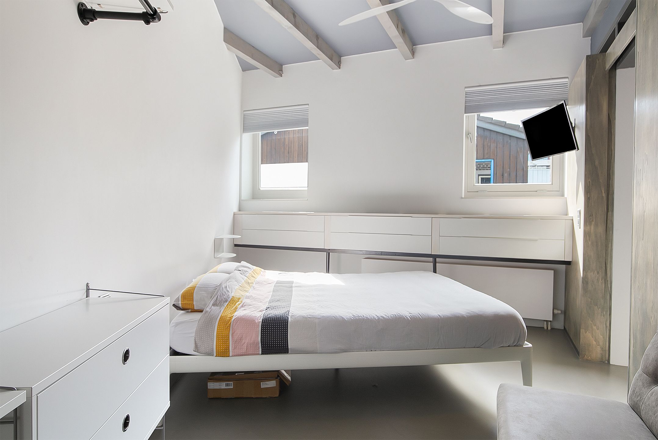 Industrial Ground Floor Maisonnette with Garage in Monumental Warehouse — 12