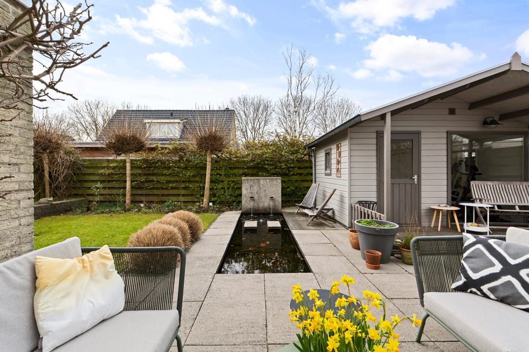 Detached Family Home with Garage and Unobstructed Nature Views — 37