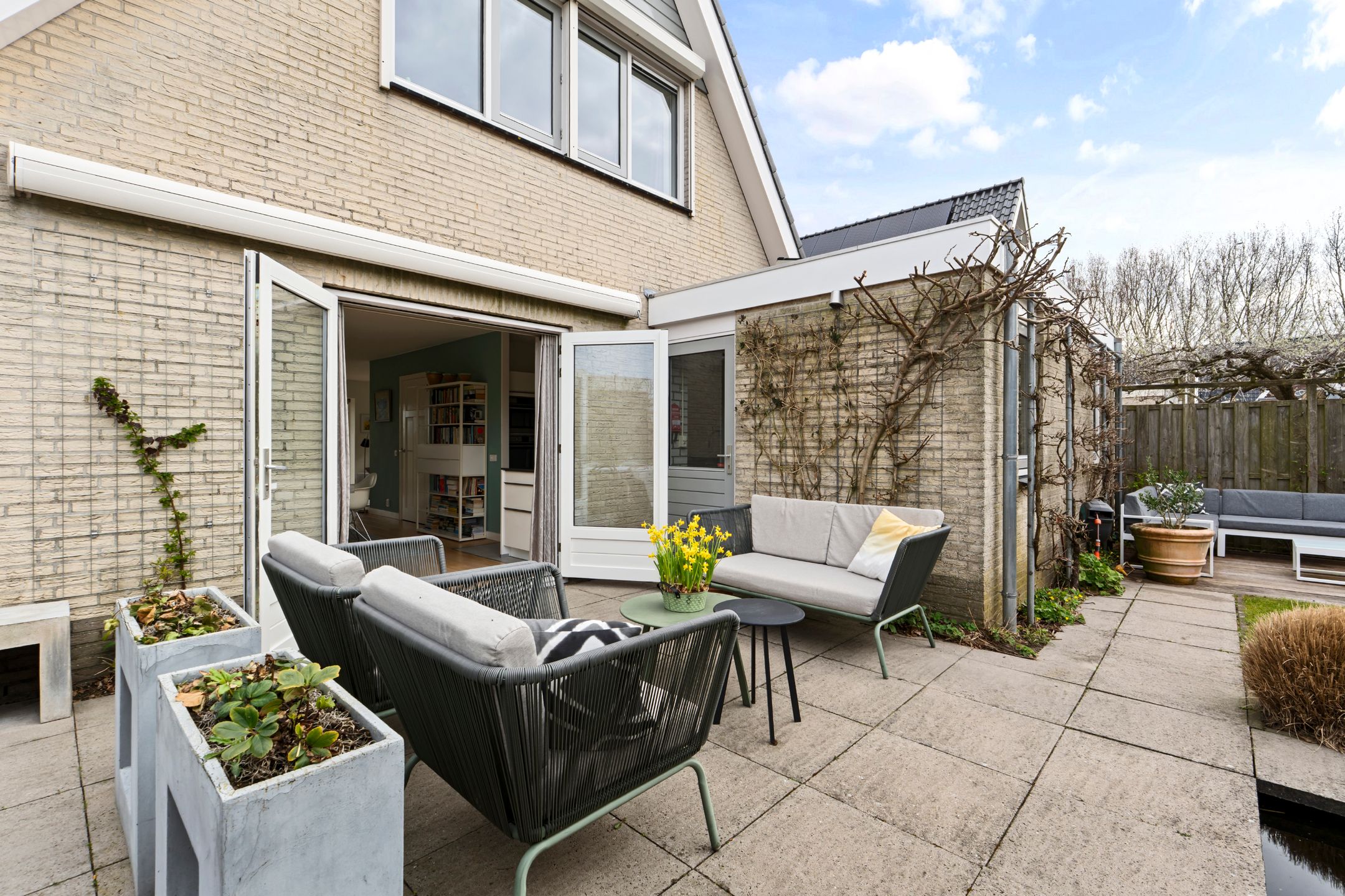 Detached Family Home with Garage and Unobstructed Nature Views — 36