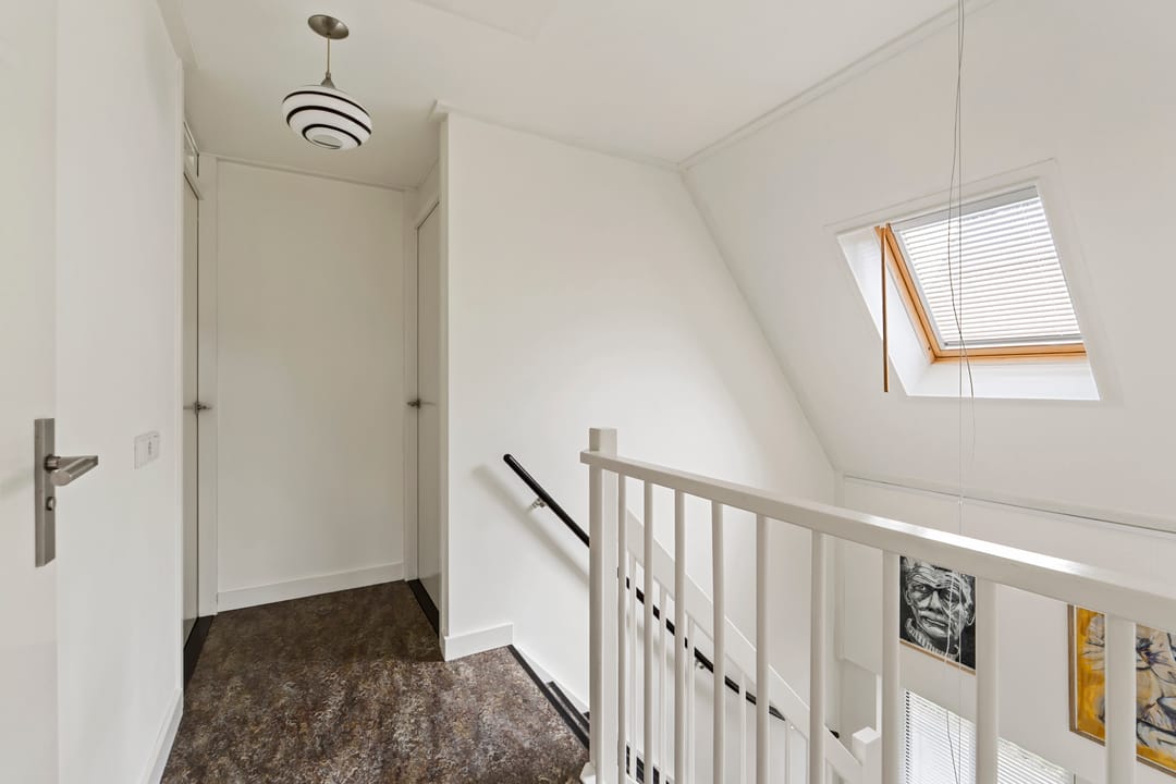 Detached Family Home with Garage and Unobstructed Nature Views — 22