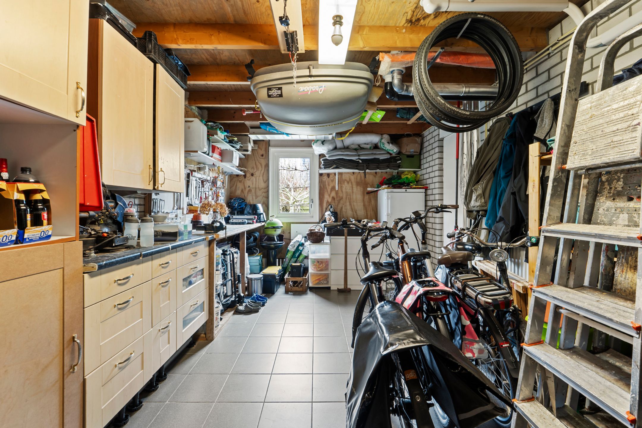 Detached Family Home with Garage and Unobstructed Nature Views — 18