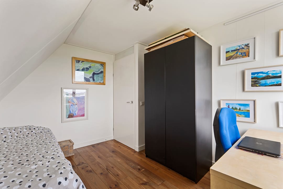 Detached Family Home with Garage and Unobstructed Nature Views — 32