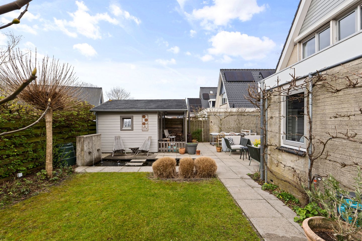 Detached Family Home with Garage and Unobstructed Nature Views — 40