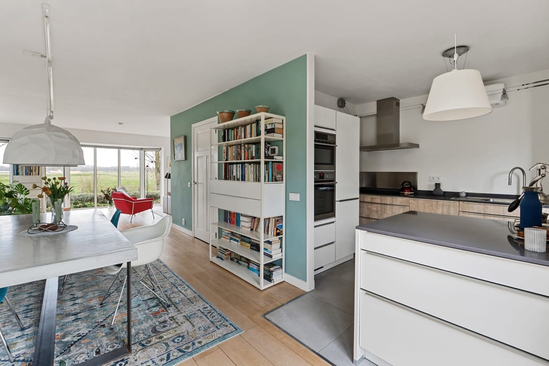 Detached Family Home with Garage and Unobstructed Nature Views — 11