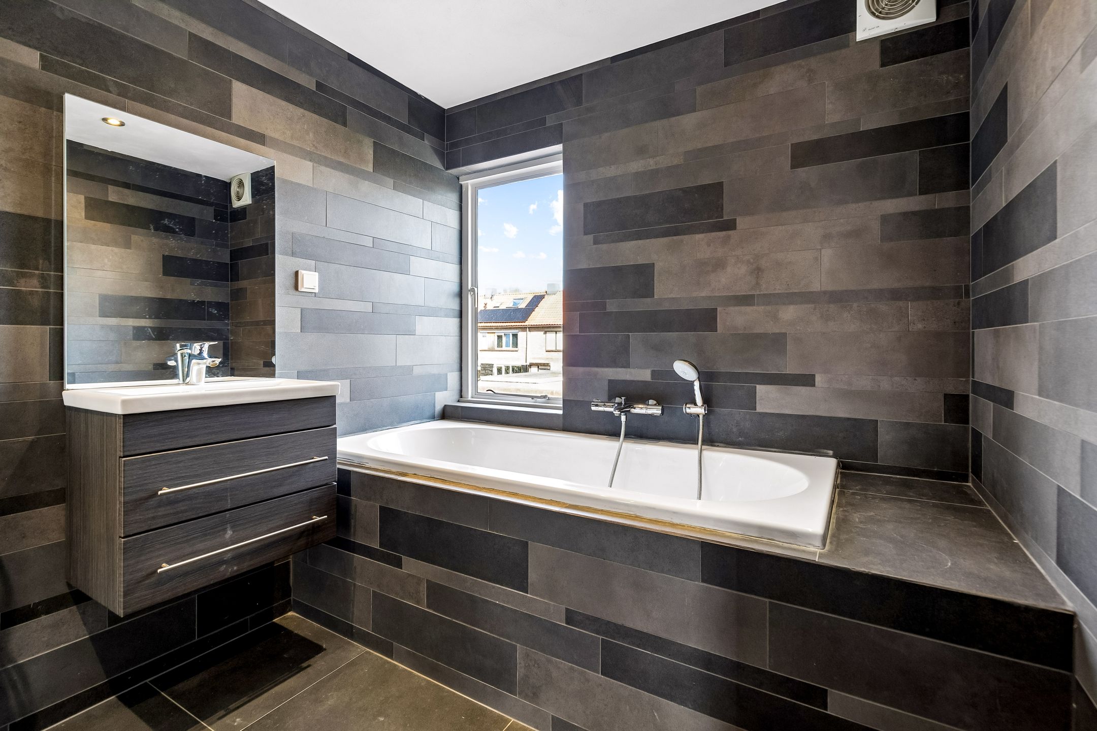 Photo 24 of Crocusstraat 24