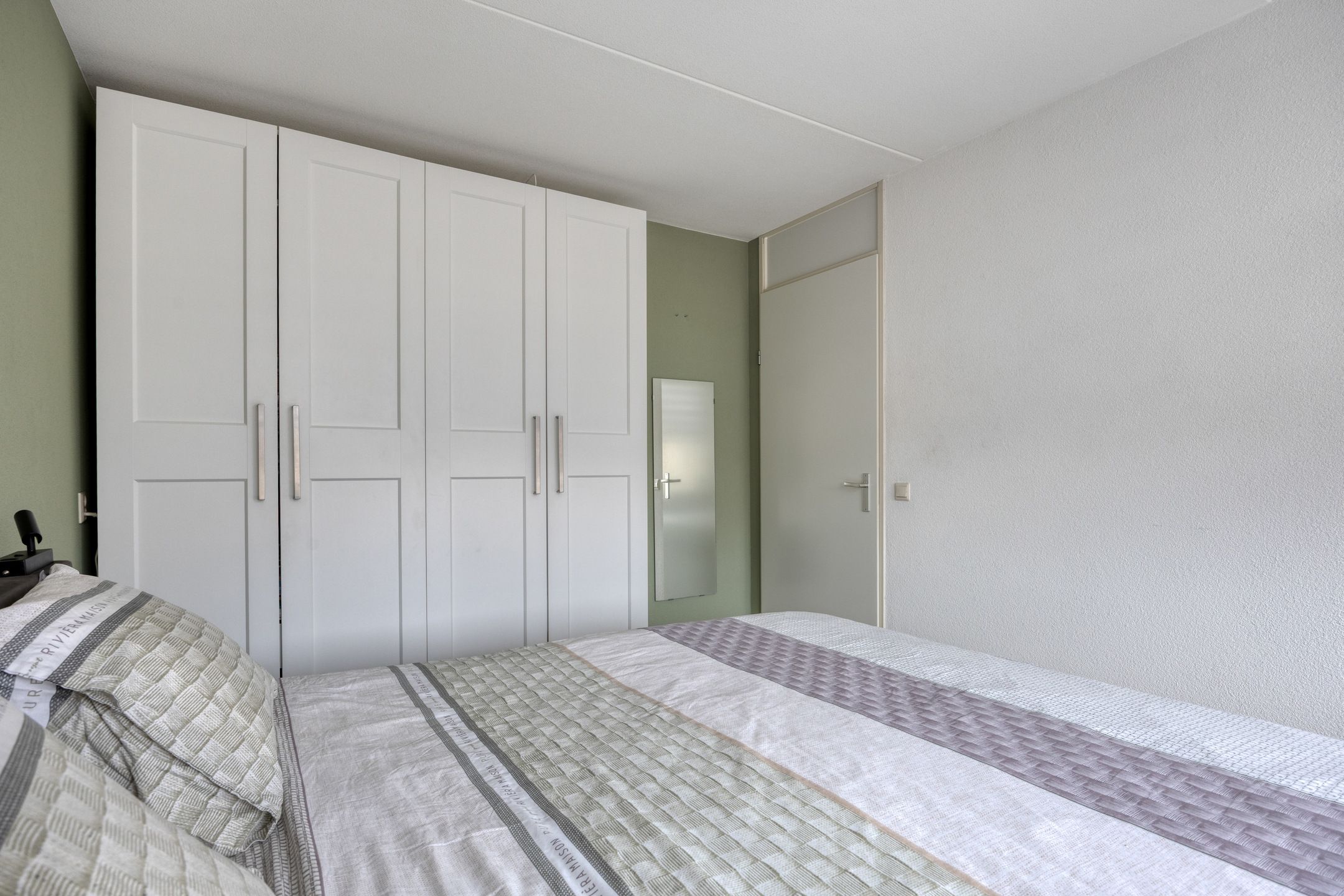 Foto 15 van De Heenplaat 4