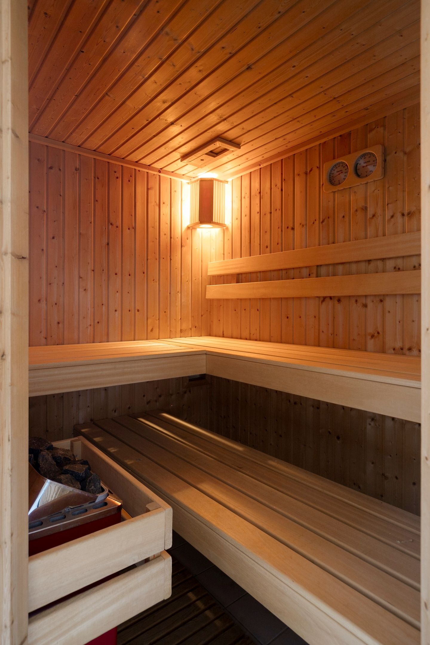 Corner House with Garage, Roof Terrace and Sauna in Green Zeist Neighborhood — 19