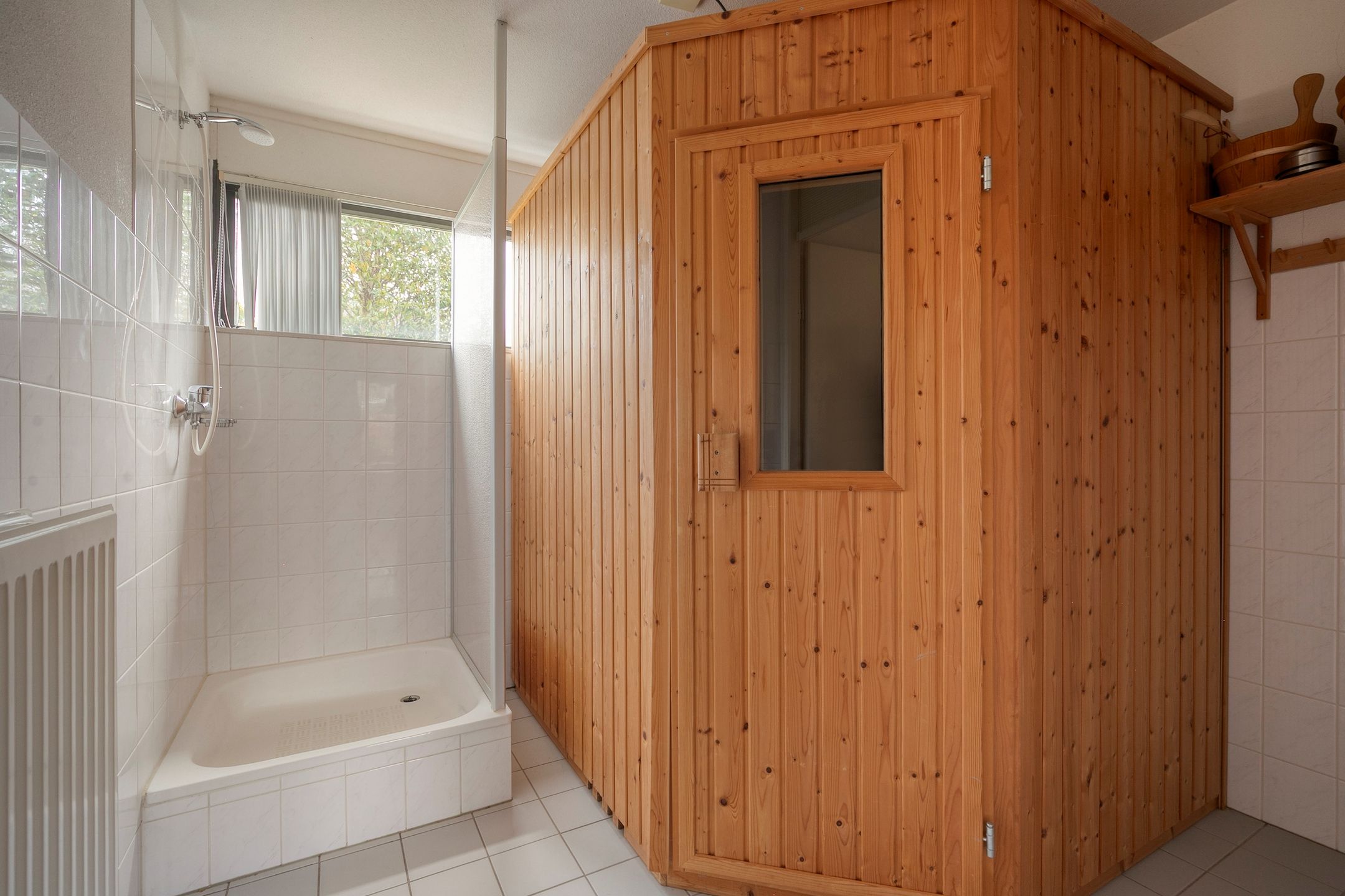 Corner House with Garage, Roof Terrace and Sauna in Green Zeist Neighborhood — 18