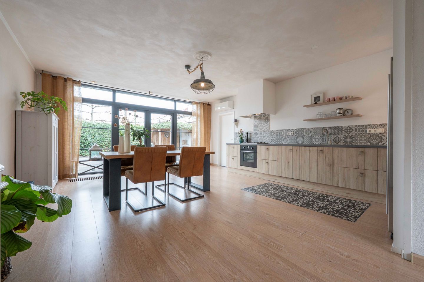 Charming semi-detached family home on quiet erf in Hoeven — 14