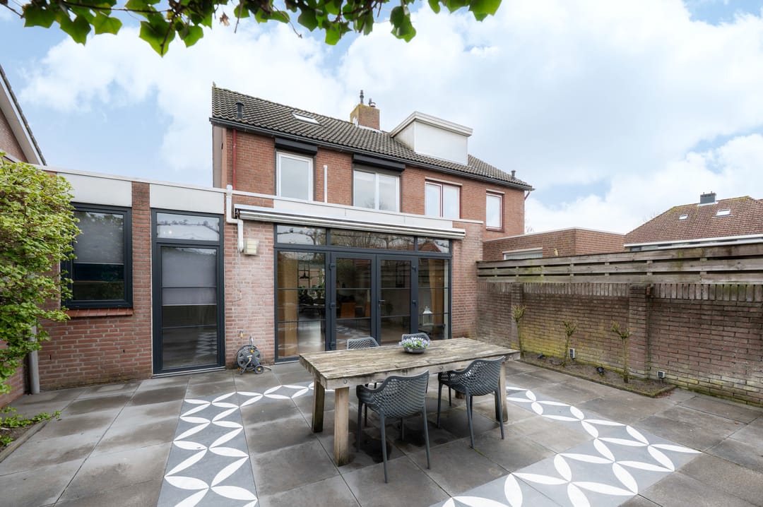 Charming semi-detached family home on quiet erf in Hoeven — 22