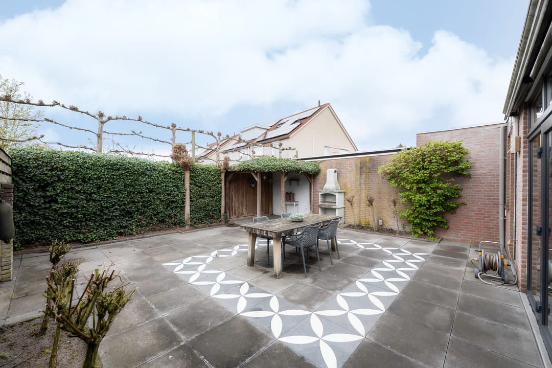 Charming semi-detached family home on quiet erf in Hoeven — 23