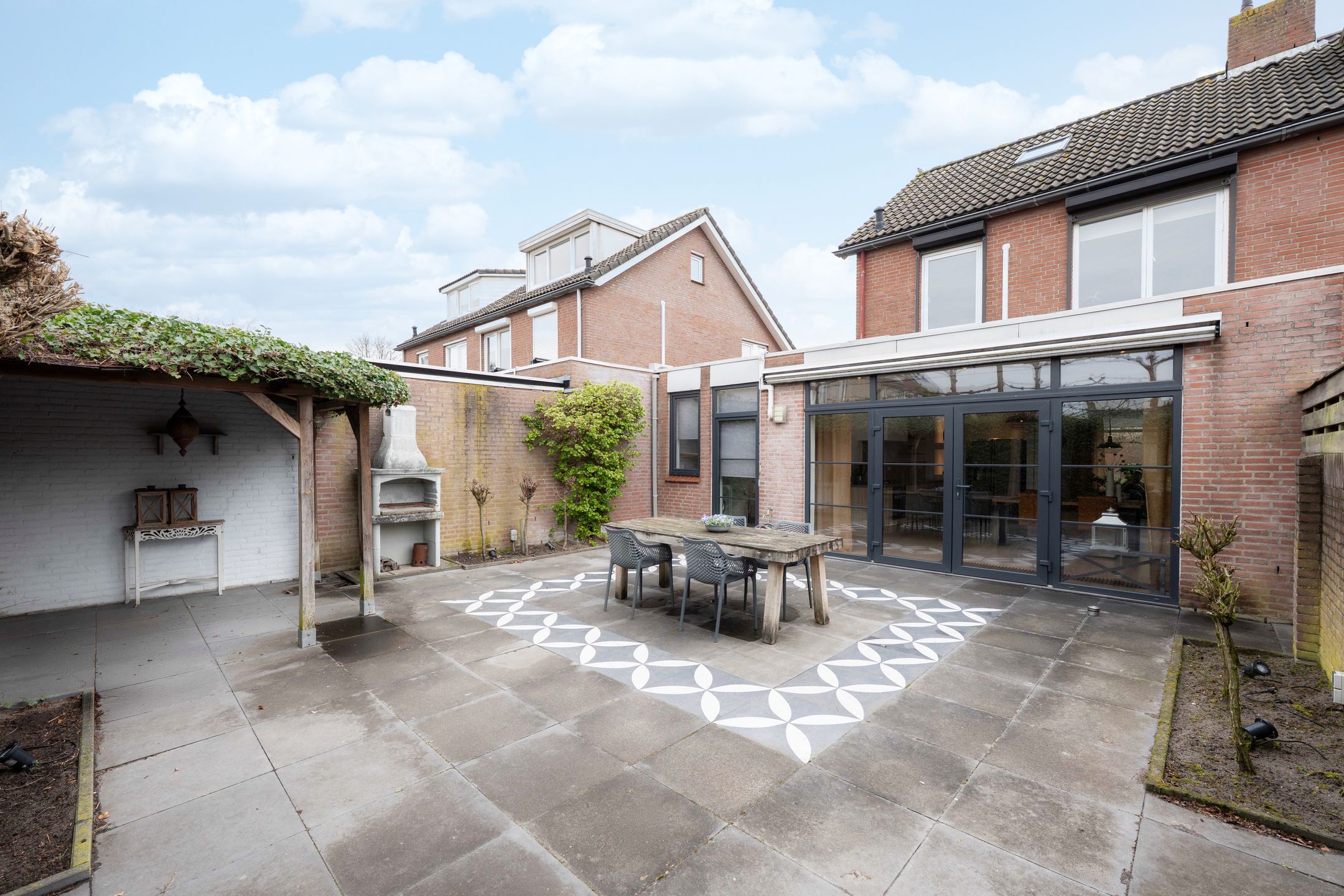 Charming semi-detached family home on quiet erf in Hoeven — 24
