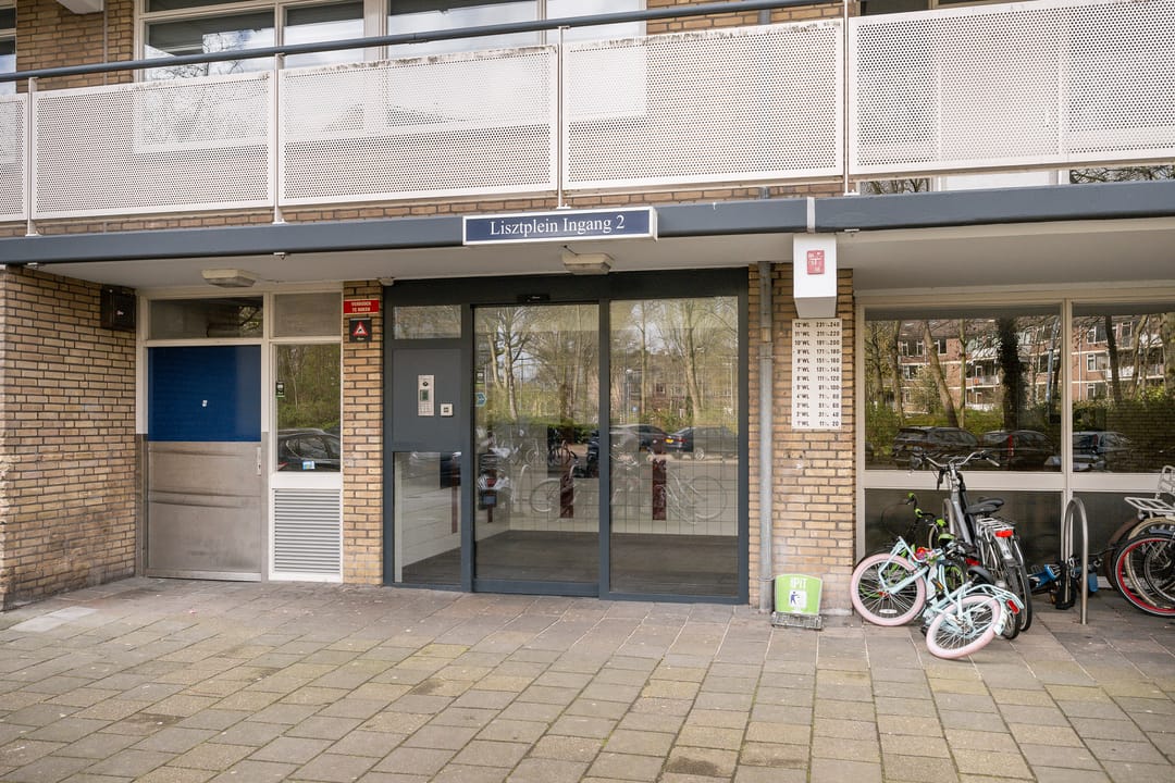 Charming 2-room apartment with sunny balcony in Schiedam Groenoord — 23
