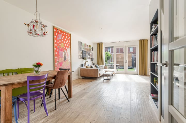 Photo 4 of Van Ravesteijnstraat 3