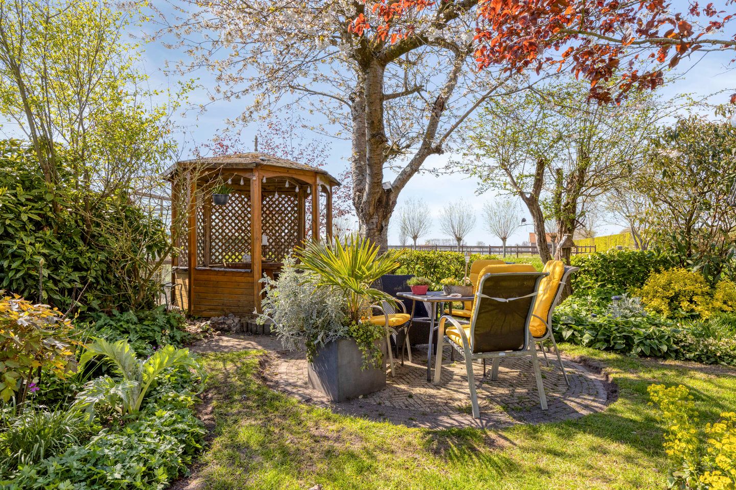 Spacious detached bungalow with panoramic polder views — 55