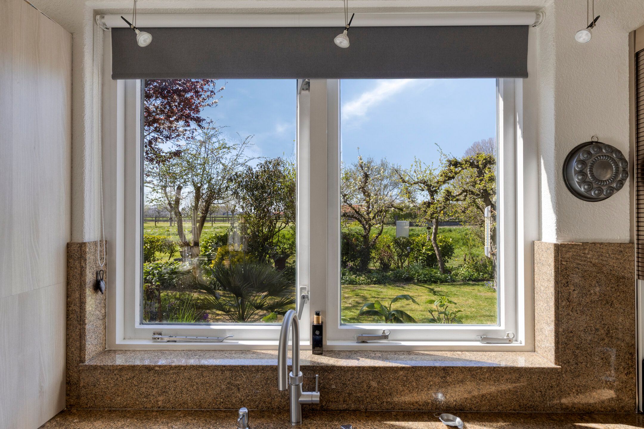 Spacious detached bungalow with panoramic polder views — 27