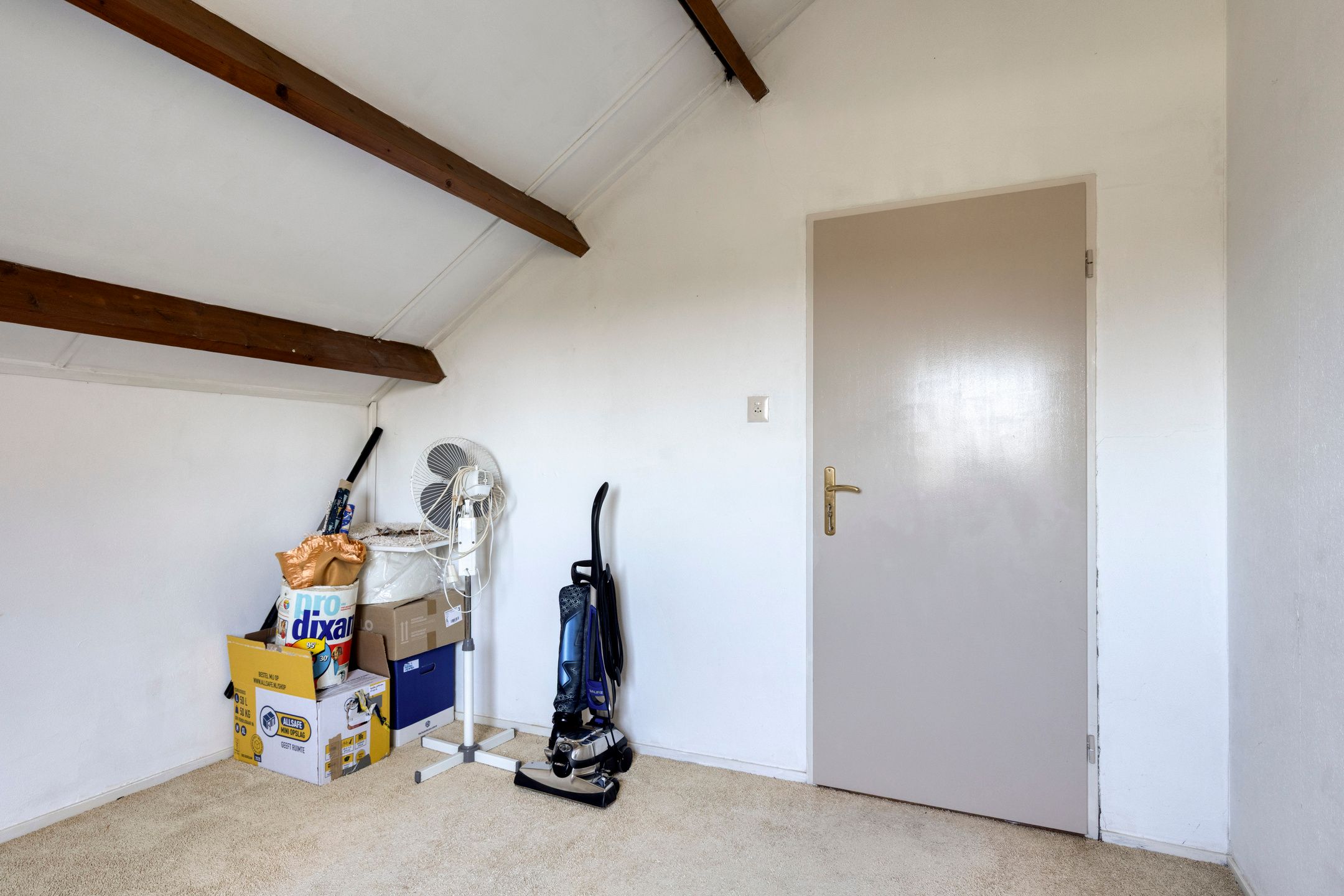 Spacious detached bungalow with panoramic polder views — 36